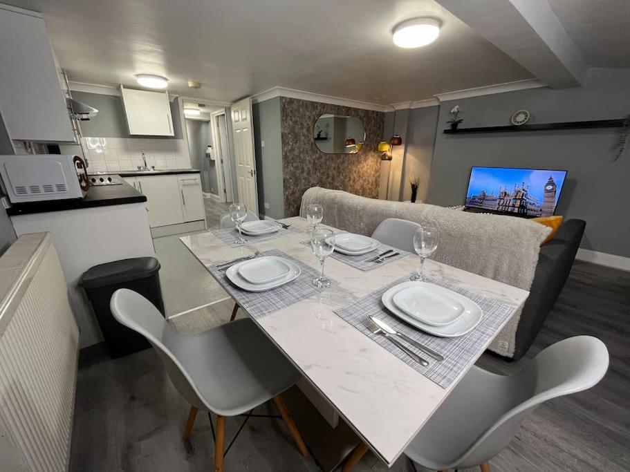 Modern With Stylish Terrace - Your London Oasis! Esterno foto